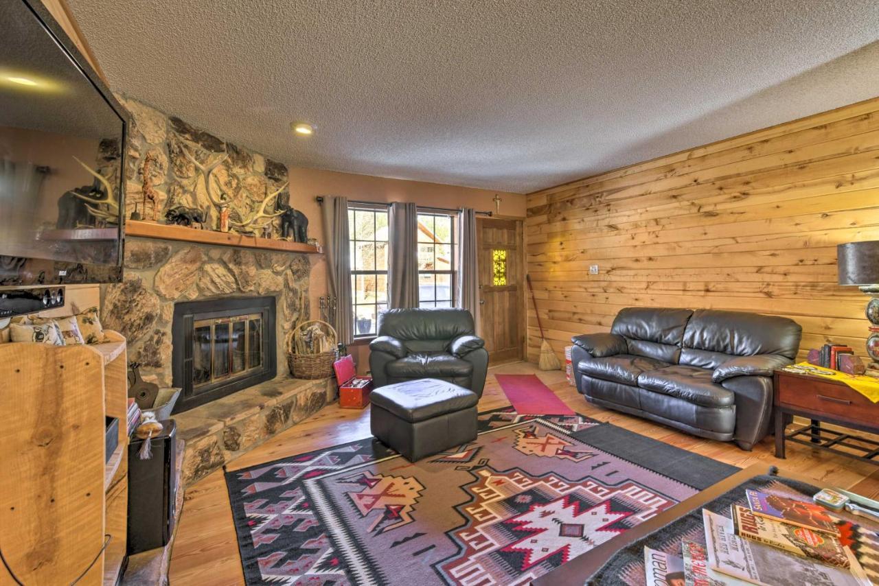 Downtown Red River Retreat With Mtn Views And Yard Εξωτερικό φωτογραφία