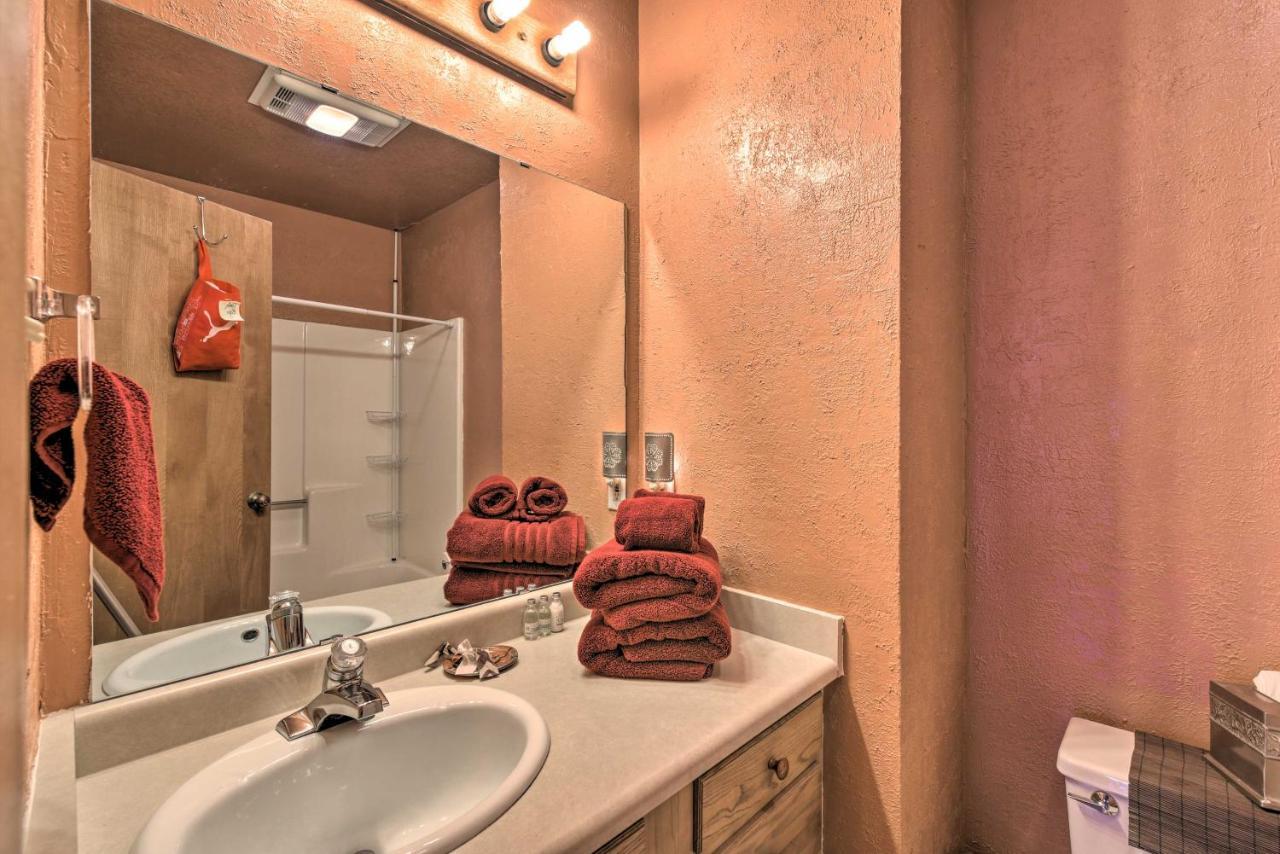 Downtown Red River Retreat With Mtn Views And Yard Εξωτερικό φωτογραφία